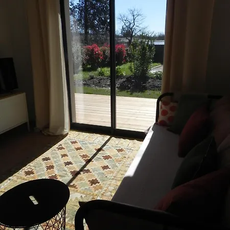 Dependance Chateau Le Clouet A 15min De Bordeaux Holiday home Pompignac