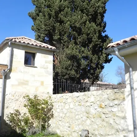 Holiday home Dependance Chateau Le Clouet A 15min De Bordeaux *